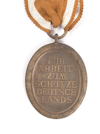 Schutzwall Ehrenzeichen am Band, guter Zustand