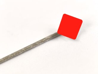 N.S. Sympathieabzeichen, auf der Spitze stehendes Hakenkreuz, gehämmert, 7mm Höhe, an langer Nadel
