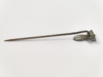 NSDAP Hoheitsabzeichen, Flügelspannweite 15mm, an langer Nadel, Rückseitig Klebstoffreste