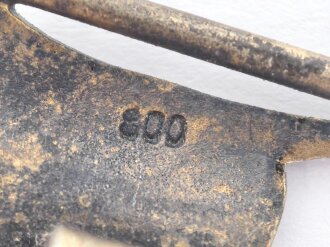 Zivilnadel in Form einer kaiserlichen Reichskriegsflagge, Breite 19mm, emailliert