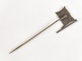 Zivilnadel in Form einer kaiserlichen Reichskriegsflagge, Breite 19mm, emailliert
