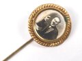 Sympatisantenabzeichen der Sozialdemokratischen Partei Deutschlands SPD.  Karl Liebknecht, Höhe 17mm, Rückseitig Klebstoffreste