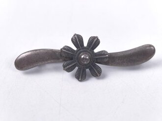 Fliegerei 1. Weltkrieg, Sternmotor mit Propeller als Brosche, Breite 38mm