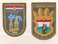 Kroatien, Sammlung Ärmelabzeichen, auf Karton getackert