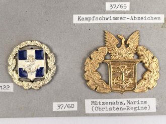 Griechenland, Sammlung Abzeichen Marine, auf Karton getackert