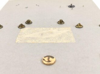 Griechenland, Sammlung Abzeichen Marine, auf Karton getackert