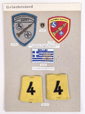 Griechenland, Sammlung Rangabzeichen und Ärmelabzeichen, auf Karton getackert