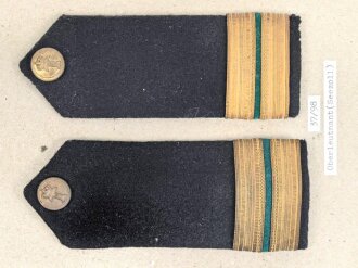 Griechenland, Sammlung Schulterklappen, auf Karton getackert