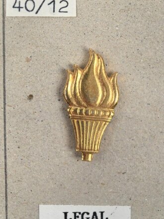 Jugoslawien, Sammlung Abzeichen, auf Karton geklebt