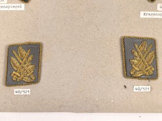 Jugoslawien, Sammlung Abzeichen, auf Karton geklebt