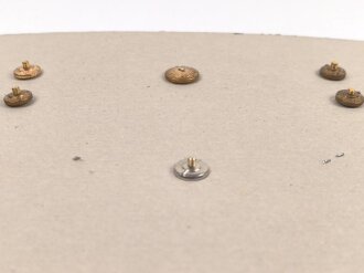 Jugoslawien, Sammlung Abzeichen, auf Karton geklebt