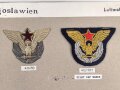 Jugoslawien, Sammlung Abzeichen Luftwaffe, auf Karton geklebt