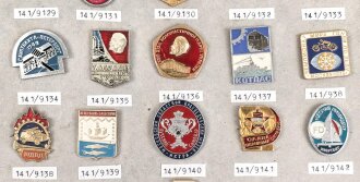 UDSSR, Sammlung Abzeichen, auf Karton befestigt