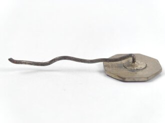 Unbekanntes Kleinabzeichen  " FGK 1910" Nadel verbogen, 17mm