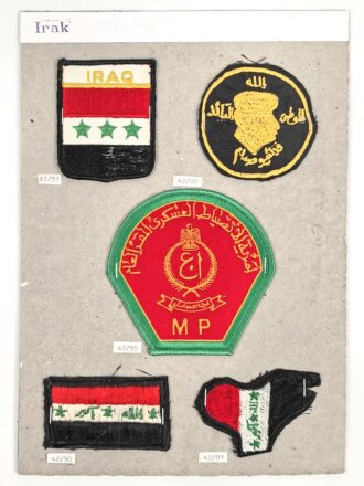 Irak, Sammlung Abzeichen, auf Karton getackert