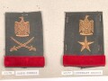 Irak, Sammlung Rangabzeichen, auf Karton getackert