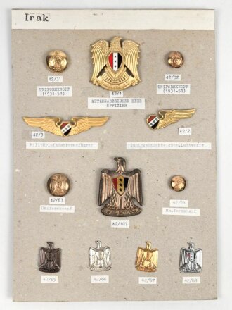 Irak, Sammlung Abzeichen, auf Karton befestigt