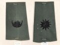 Nepal, Sammlung Rangabzeichen, auf Karton getackert