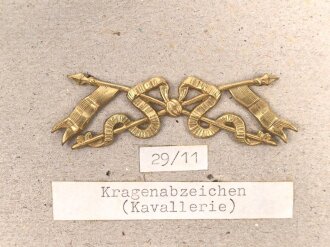Argentinien, Sammlung verschiedener Abzeichen, auf Karton getackert