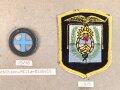 Argentinien, Sammlung verschiedener Abzeichen, auf Karton getackert