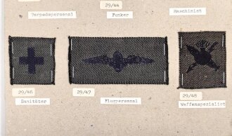Argentinien, Sammlung Abzeichen Marine, auf Karton getackert