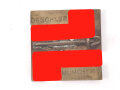 Metallabzeichen anlässlich der Saarabstimmung am 1. März 1935. Hakenkreuz mit Ausgelegten Relief des Saarlandes. Hersteller Deschler München