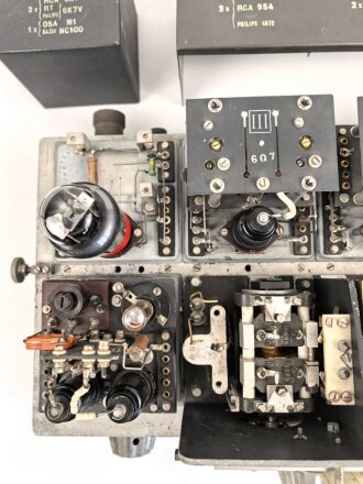 Luftwaffe UKW Empfänger S.A.D.I.R. Appareil Type R87, Serie C . Französische Fertigung für die Luftwaffe um den Mangel an UKW Empfängern zu beseitigen da der Empfänger E53 "Ulm" noch nicht fertiggestellt war. Funktion nicht geprüft, selten