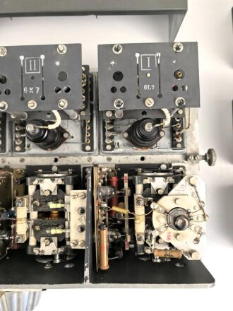 Luftwaffe UKW Empfänger S.A.D.I.R. Appareil Type R87, Serie C . Französische Fertigung für die Luftwaffe um den Mangel an UKW Empfängern zu beseitigen da der Empfänger E53 "Ulm" noch nicht fertiggestellt war. Funktion nicht geprüft, selten