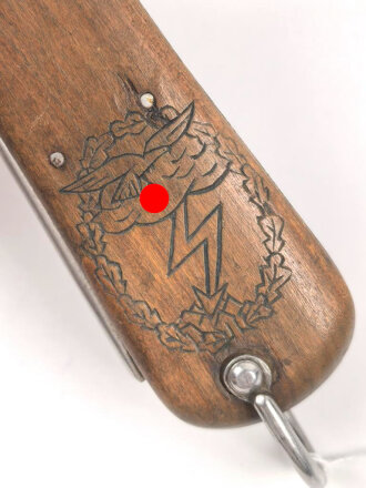 Fallschirmjäger Kappmesser 1.Modell. Hersteller Paul Weyersberg Solingen. Seltenes Stück mit beidseitig eingeritzten Abzeichen und Trägernamen.