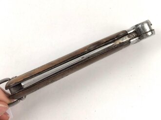 Fallschirmjäger Kappmesser 1.Modell. Hersteller Paul Weyersberg Solingen. Seltenes Stück mit beidseitig eingeritzten Abzeichen und Trägernamen.