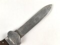 Fallschirmjäger Kappmesser 1.Modell. Hersteller Paul Weyersberg Solingen. Seltenes Stück mit beidseitig eingeritzten Abzeichen und Trägernamen.