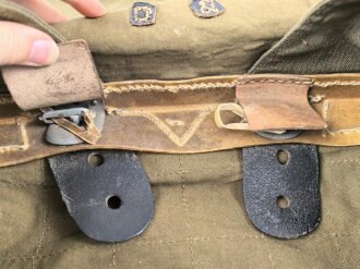 Tornister Wehrmacht eines Angehörigen Panzer Jäger Abteilung 13. Getragenes Stück mit Reichsbetriebsnummer