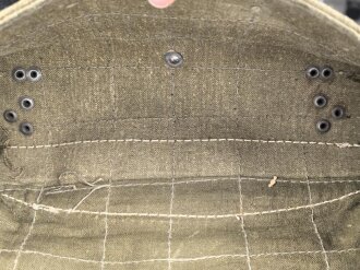 Tornister Wehrmacht , genietete Ausführung. Getragenes Stück mit Reichsbetriebsnummer