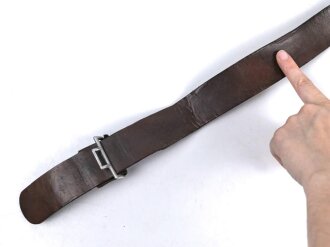 Reichsarbeitsdienst, lederne Feldbinde für Führer. Getragenes Stück, zusammengehörig, Gesamtlänge 94cm