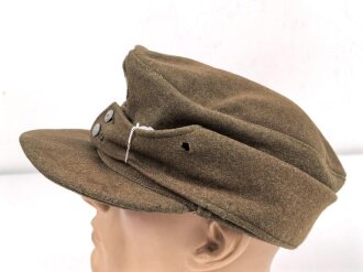 Reichsarbeitsdienst, Feldmütze für Mannschaften. Maschinenvernähtes Emblem, getragenes, leicht angeschmutztes Stück mit leichten Mottenschäden