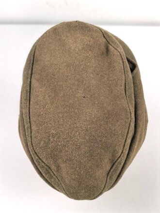 Reichsarbeitsdienst, Feldmütze für Mannschaften. Maschinenvernähtes Emblem, getragenes, leicht angeschmutztes Stück mit leichten Mottenschäden