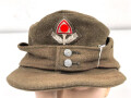 Reichsarbeitsdienst, Feldmütze für Mannschaften. Maschinenvernähtes Emblem, getragenes, leicht angeschmutztes Stück mit leichten Mottenschäden