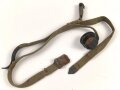 Beriemung für eine Feldflasche in Tropenausführung der Wehrmacht. Stark getragen, Leder trocken