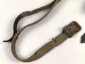 Beriemung für eine Feldflasche in Tropenausführung der Wehrmacht. Stark getragen, Leder trocken