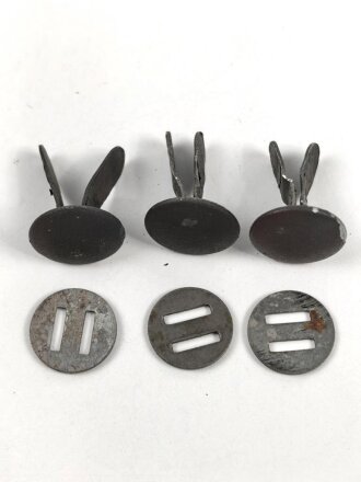 Satz Splinte für einen Stahlhelm der Wehrmacht....