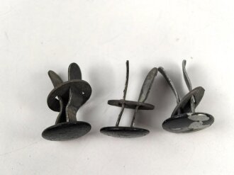 Satz Splinte für einen Stahlhelm der Wehrmacht....