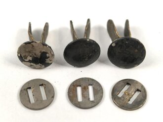 Satz Splinte für einen Stahlhelm der Wehrmacht. Original, gebraucht. Überlackiert