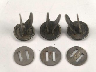 Satz Splinte für einen Stahlhelm der Wehrmacht. Original, gebraucht. Überlackiert