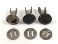 Satz Splinte für einen Stahlhelm der Wehrmacht. Original, gebraucht. Überlackiert