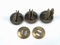 Satz Splinte aus Messing für einen Stahlhelm der Wehrmacht. Original, gebraucht. Überlackiert, eine Unterlegscheibe fehlt