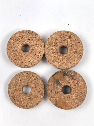 Vier Abstandhalter aus Kork, Durchmesser je 23-24mm