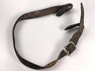 Stahlhelm Kinnriemen Wehrmacht, frühes Stück mit Leichtmetallbeschlägen , gebarucht
