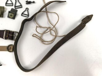 Konvolut Ersatzteile für Stahlhelm Innenfutter International
