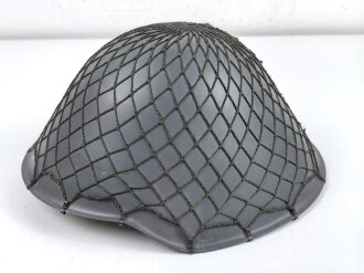 DDR, Stahlhelm der Nationalen Volksarmee, die Glocke...