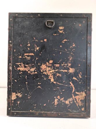 Wehrmacht Rundfunkempfänger WR1/P datiert 1942. Ungereinigtes Stück in gutem Gesamtzustand, mit Deckel. Originallack